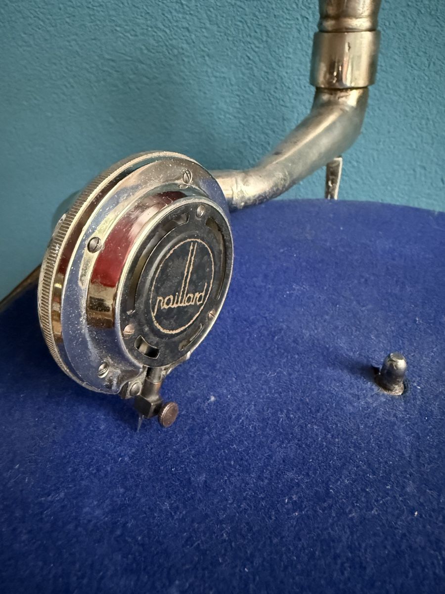 Tourne-disques: Grammophon Victor – D'occasion à Binningen par Lillocon 1