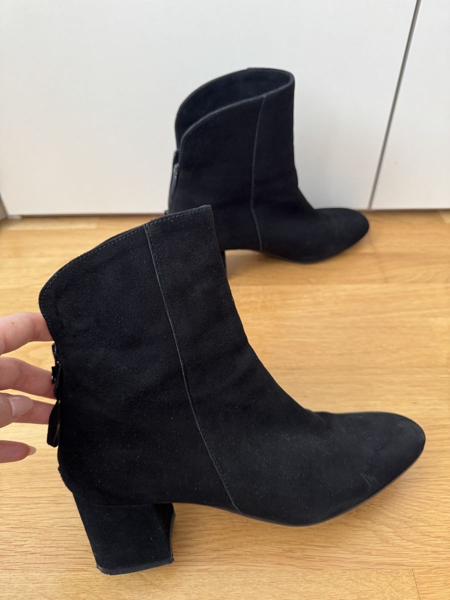 Scarpe da donna: Schwarze Wildleder Stiefeletten, Grösse 40 – Usato da Gossau SG venduto da mar_w66h 1