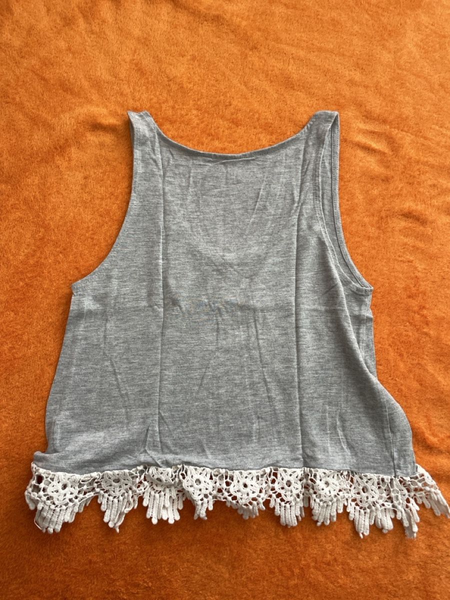 Tops: Sommerliches Top mit Spitze, Grau, Grösse S – Gebraucht aus Hettlingen von tam_2tks 1