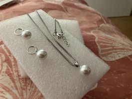 3tlg. Schmuckset Perlenimitat, Kette und 1 Paar Ohrringe,neu
