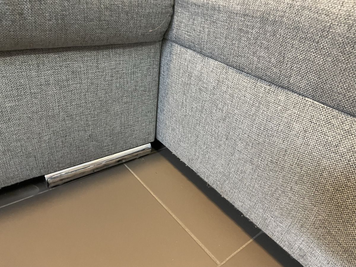 Divani: Eck-/ Bettsofa grau Stoff mit Bettfunktion / Stauraum – Usato da Urdorf venduto da Msakul 2