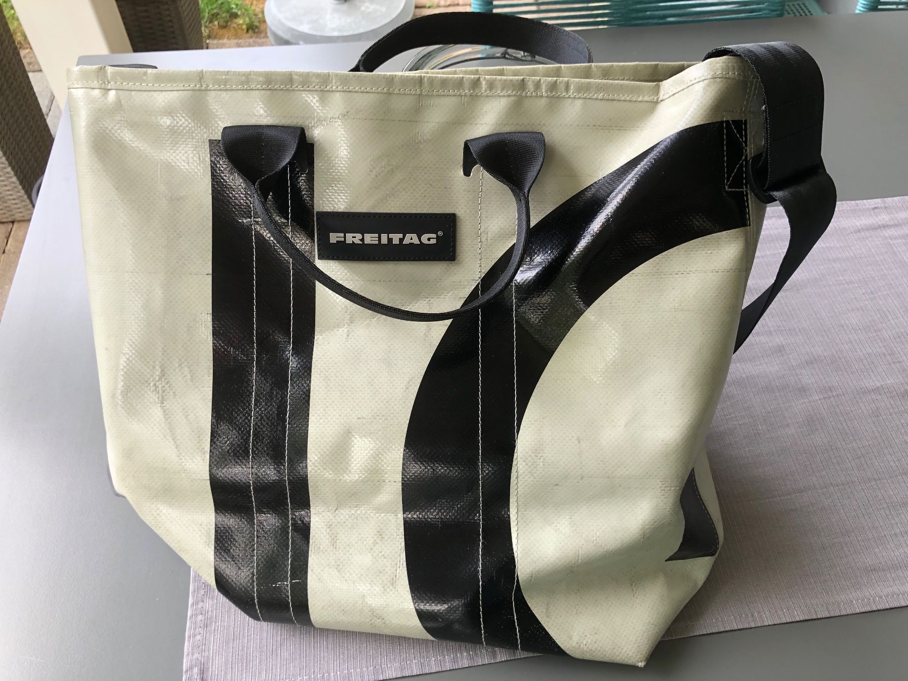 Freitag Sacs: Umhängetasche – D'occasion à Winterthur par hjt_lp9n