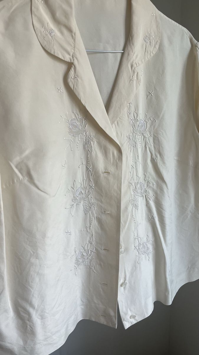 Blusen: Camicetta di seta beige ricamata manica corta  – Neu (gemäss Beschreibung) aus Lugano von yul_fhg2 4