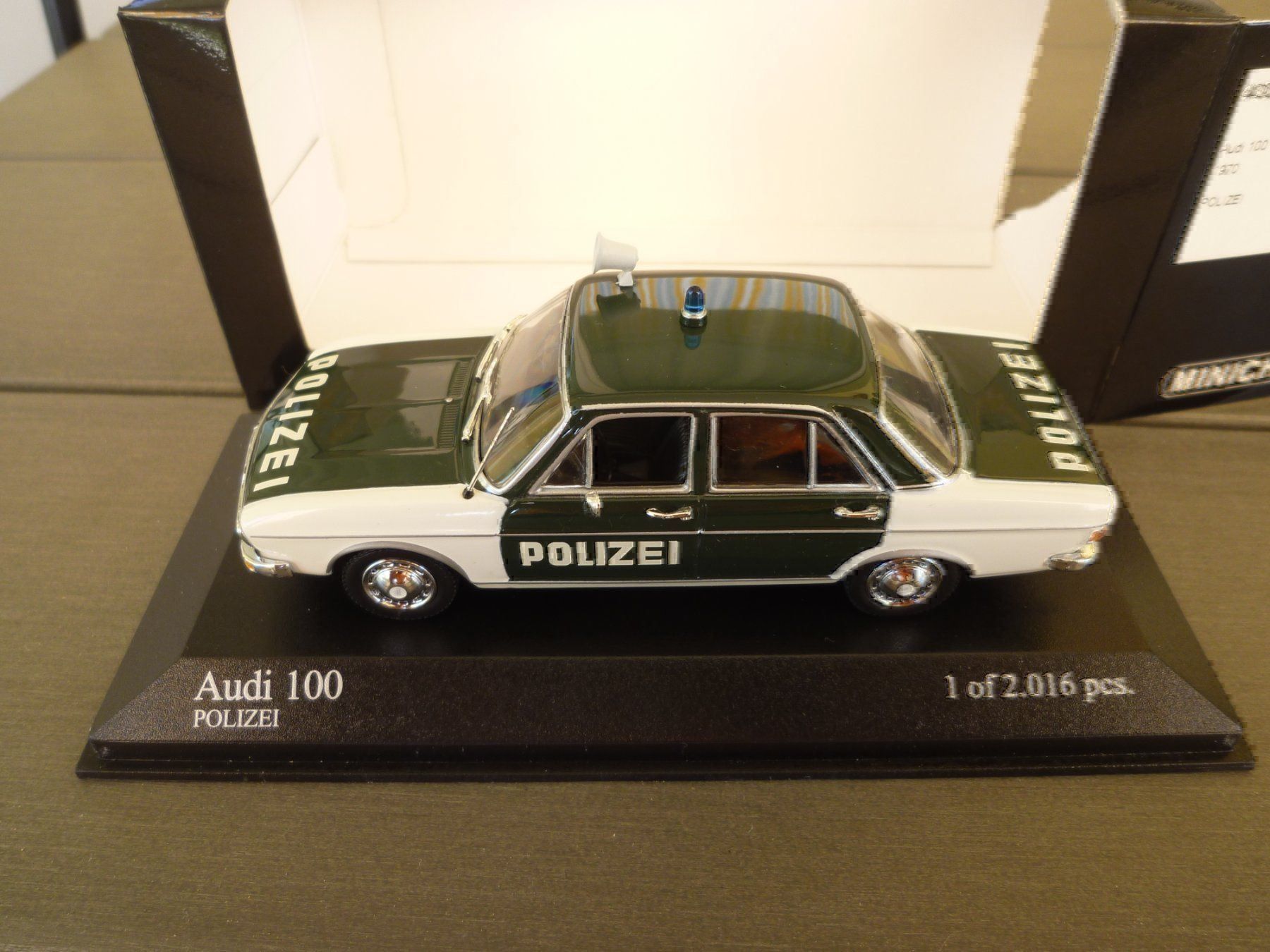 Audi Modellini d'auto: Audi 100 "Polizei" (1970) – Nuovo e nell'imballaggio originale da Flawil venduto da Imperiosud 5
