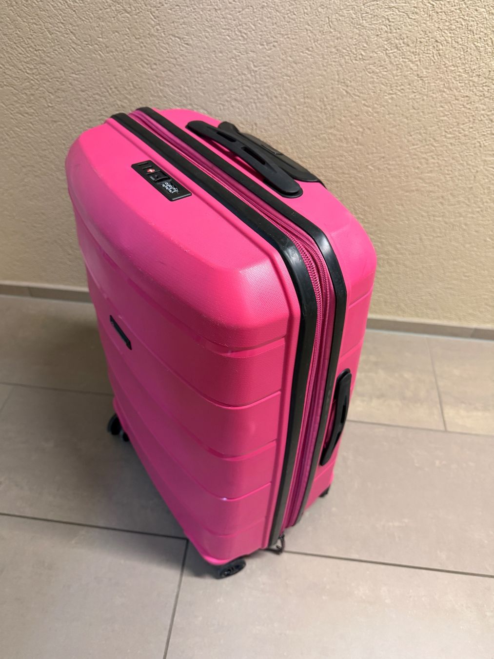 Valigie: Franky Pink Trolley Koffer mit 4 Rollen – Usato da Egg b. Zürich venduto da Burrito1 1