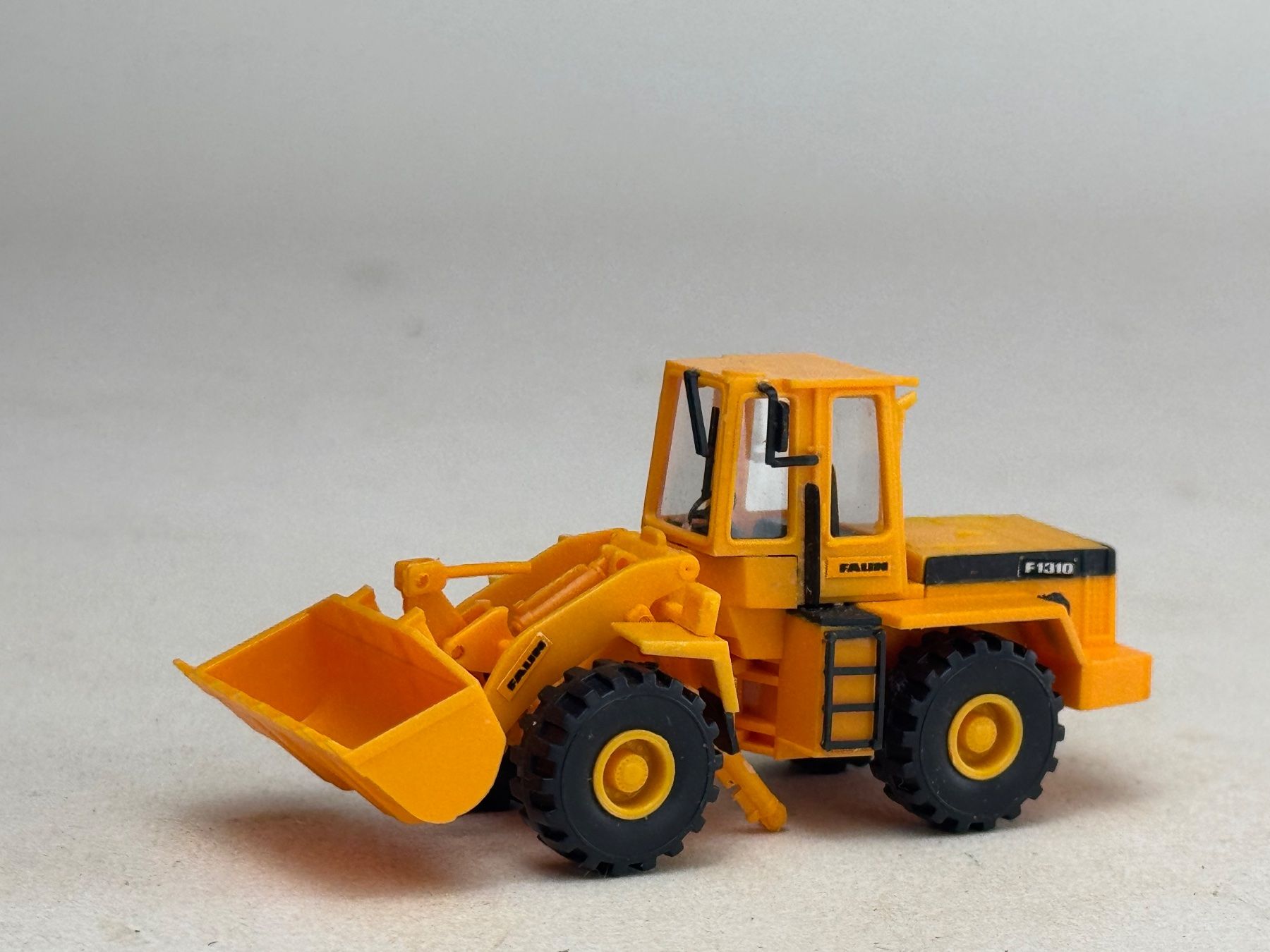 Kibri Modellini d'auto: VE1- Kibri Radlader orange – Usato da Elm venduto da Wikmtz