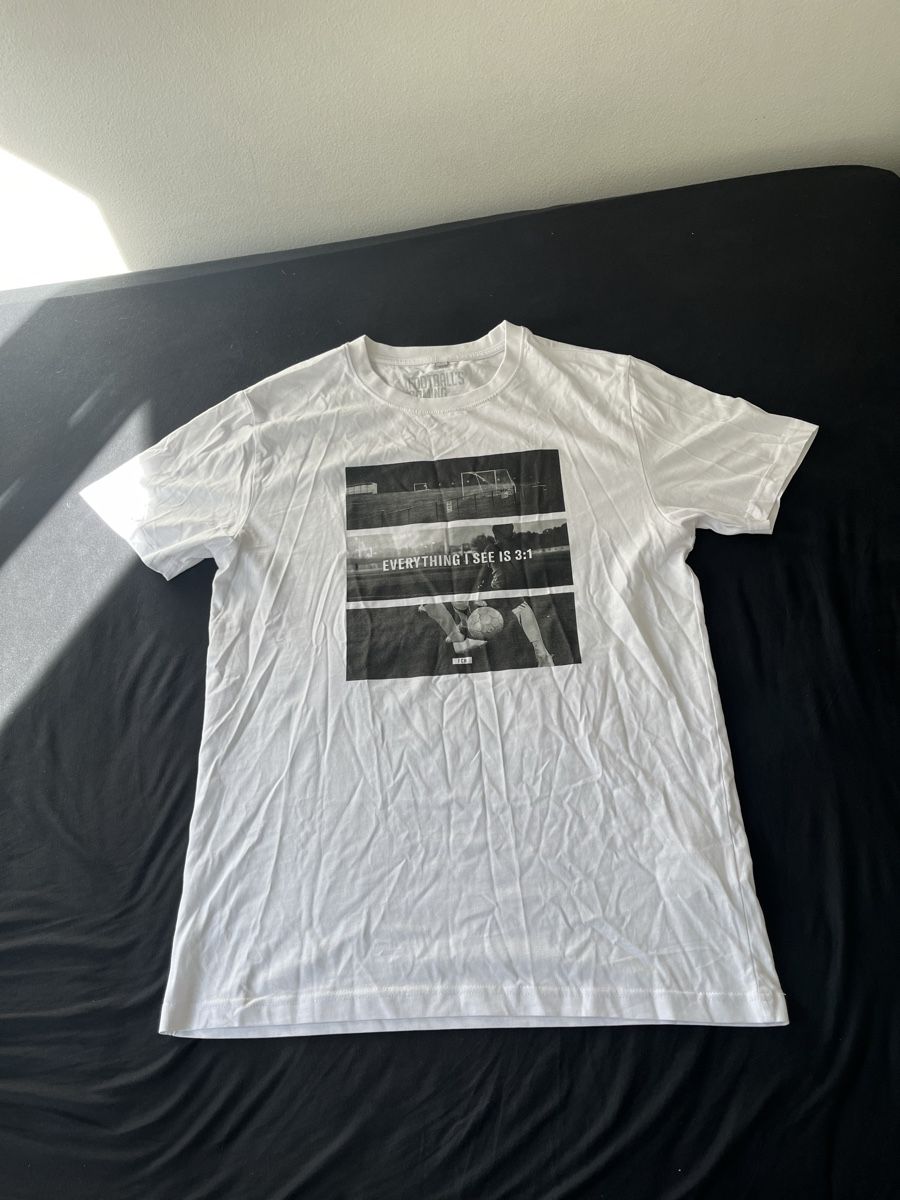 T-Shirts: Football shirt size L – Neu (gemäss Beschreibung) aus Thalwil von Nvani0502