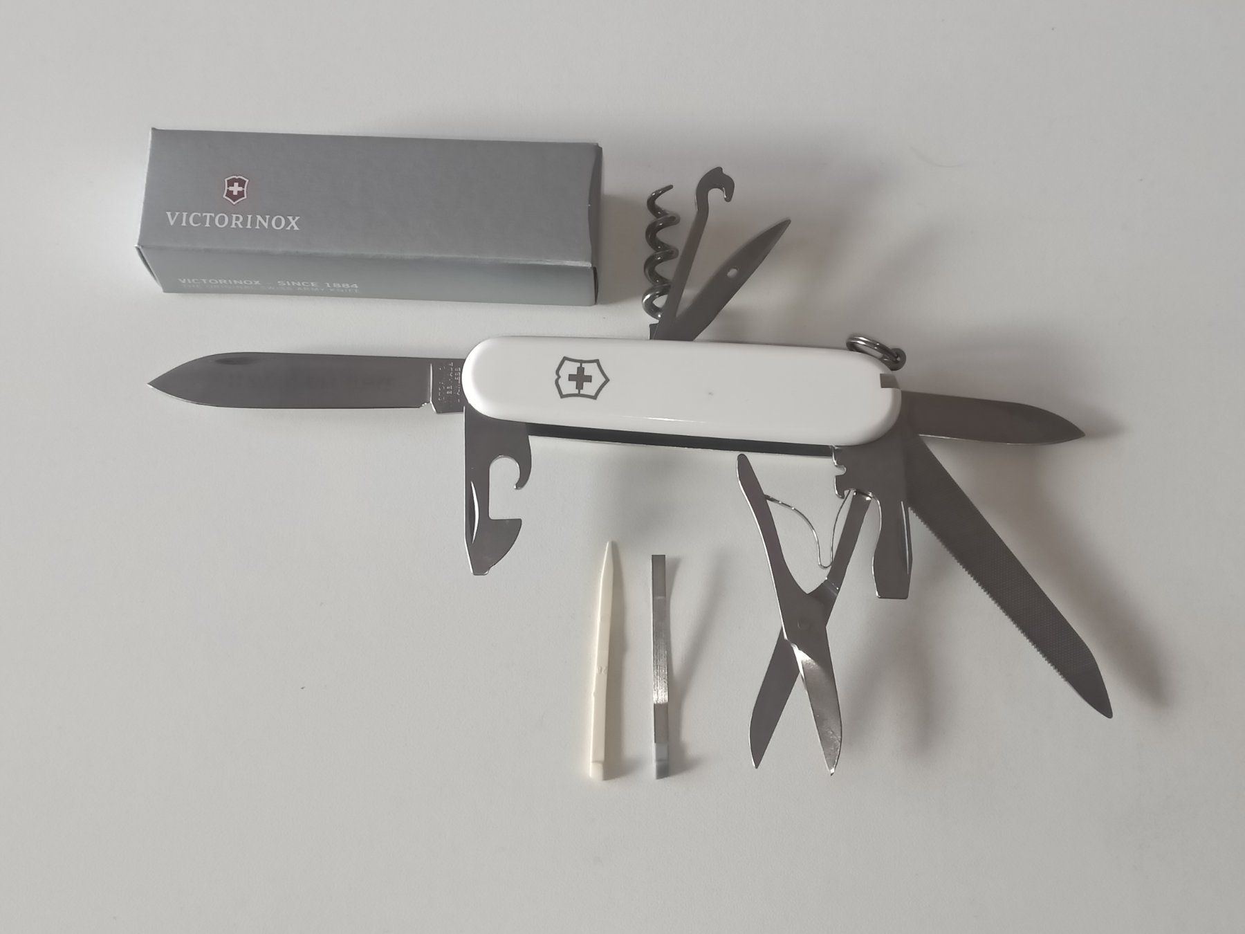 Victorinox Couteaux de poche: Victorinox 9 lames neuf – Neuf avec emballage d'origine à Vernayaz par
