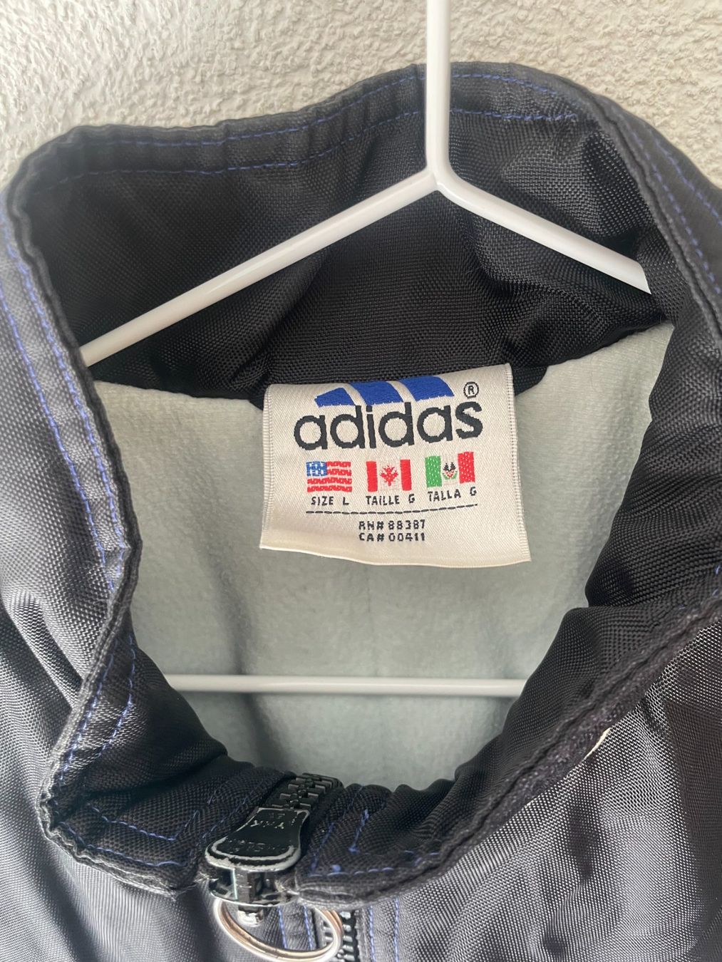 Adidas Giacche: Adidas Vintage Bomber Jacket Black Blue L – Usato da Lausanne venduto da amaury.h 2