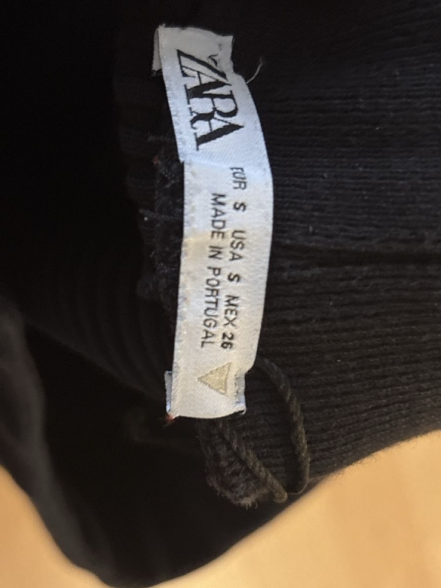 Zara Gonne: Schwarzer Zara Rock - S – Usato da Buchs ZH venduto da els_mgj9 2