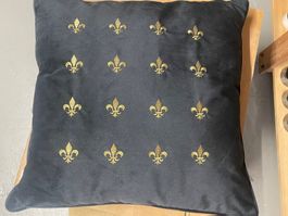 Kissen/Samt/mit Gold Lilien/Marke Colmore/OVP/Neu