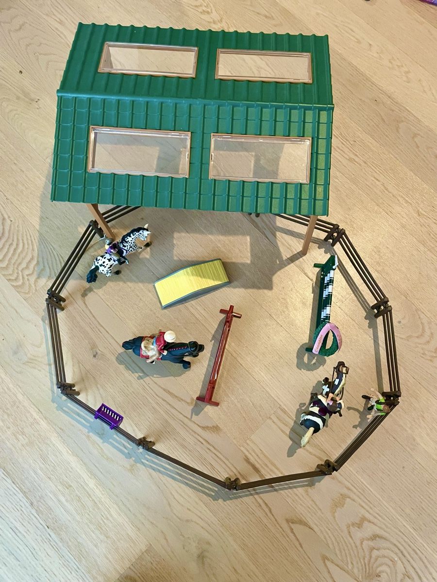 Schleich Spielzeuge: Schleich Reitanlage – Gebraucht aus Pfäffikon ZH von d_buchmann