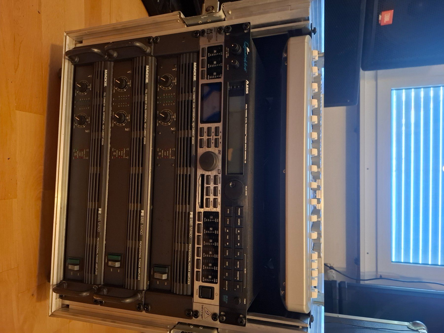 Mackie Amplificatori: Mixer und Endstufe – Usato da Döttingen venduto da Insula