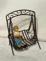 Miniatur Garten Schaukel Metall neu & antike Puppe - Pst