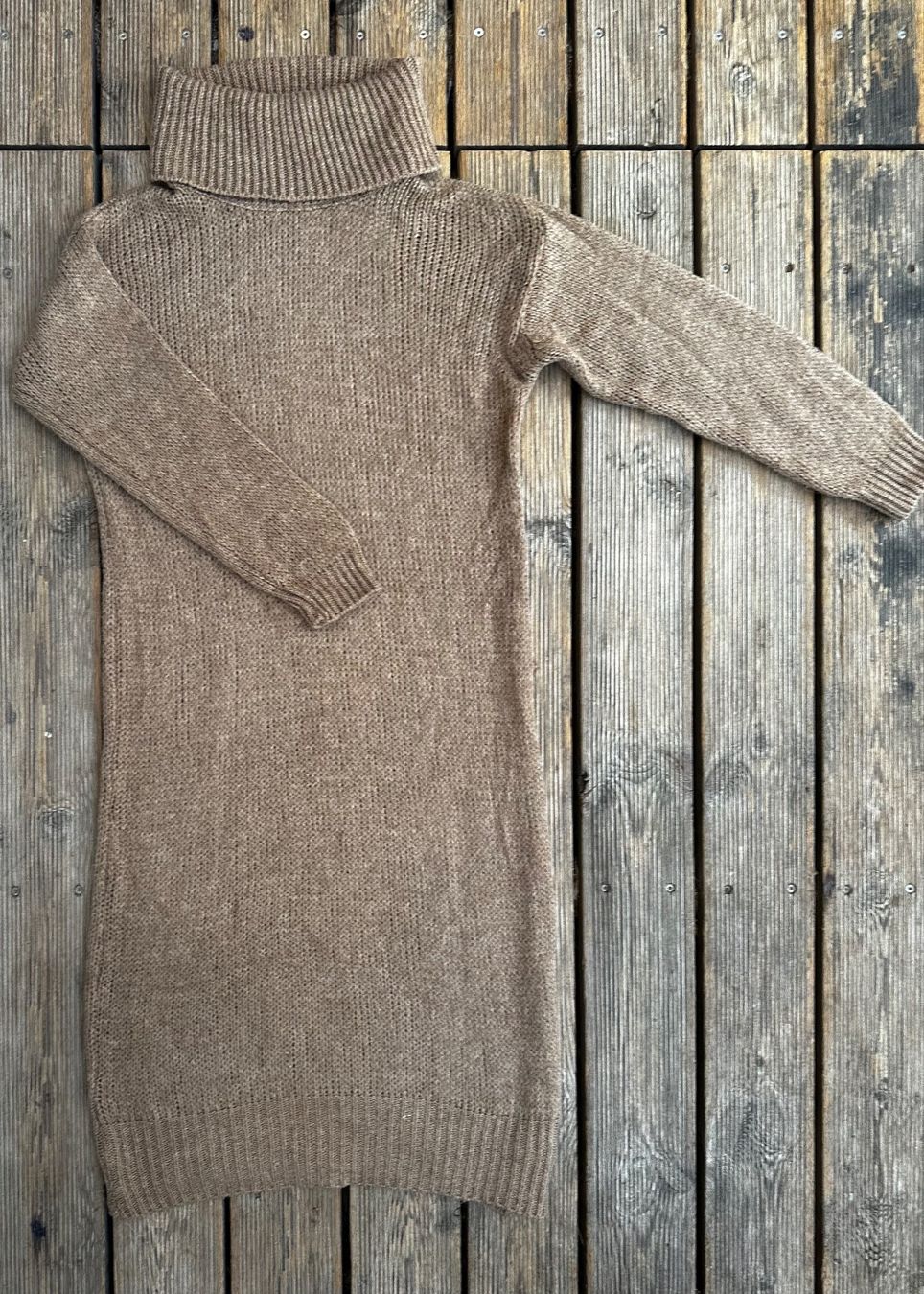Kleider: Chastar Stickkleid S-L – Gebraucht aus Ipsach von Lary_Sommer 1