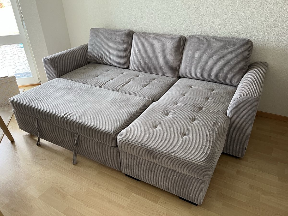 Sofas: Hellgraues Ecksofa Cord, mit Bettfunktion und Bettkasten – D'occasion à Hildisrieden par Gwennn 3