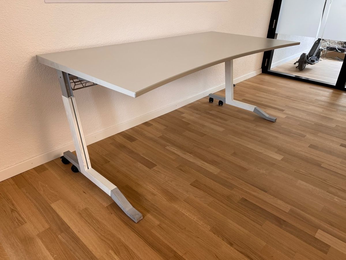 Scrivanie: 6x Schreibtisch Büro Elan – Usato da Safenwil venduto da melvoo
