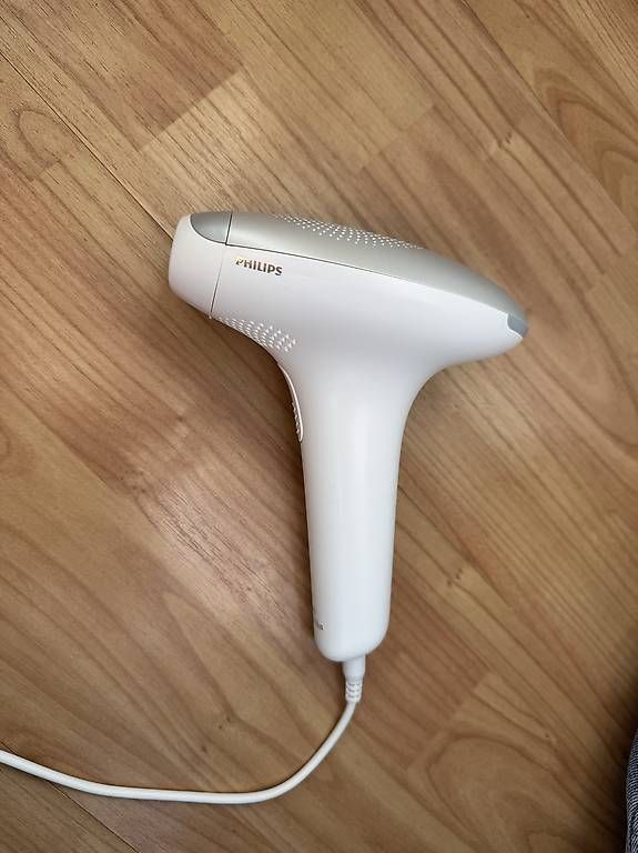 Epilatori: Philipps Lumea Essential IPL – Usato da Thun venduto da anelba 2