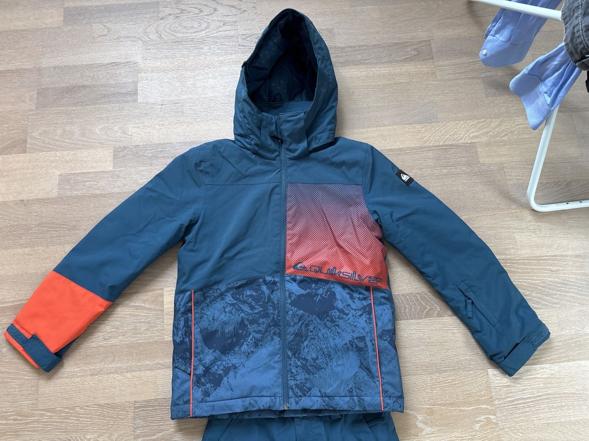 Quiksilver Lotti & Set di vestiti: Skidress Quicksilver gr M – Usato da Unterseen venduto da Jubrunner 1