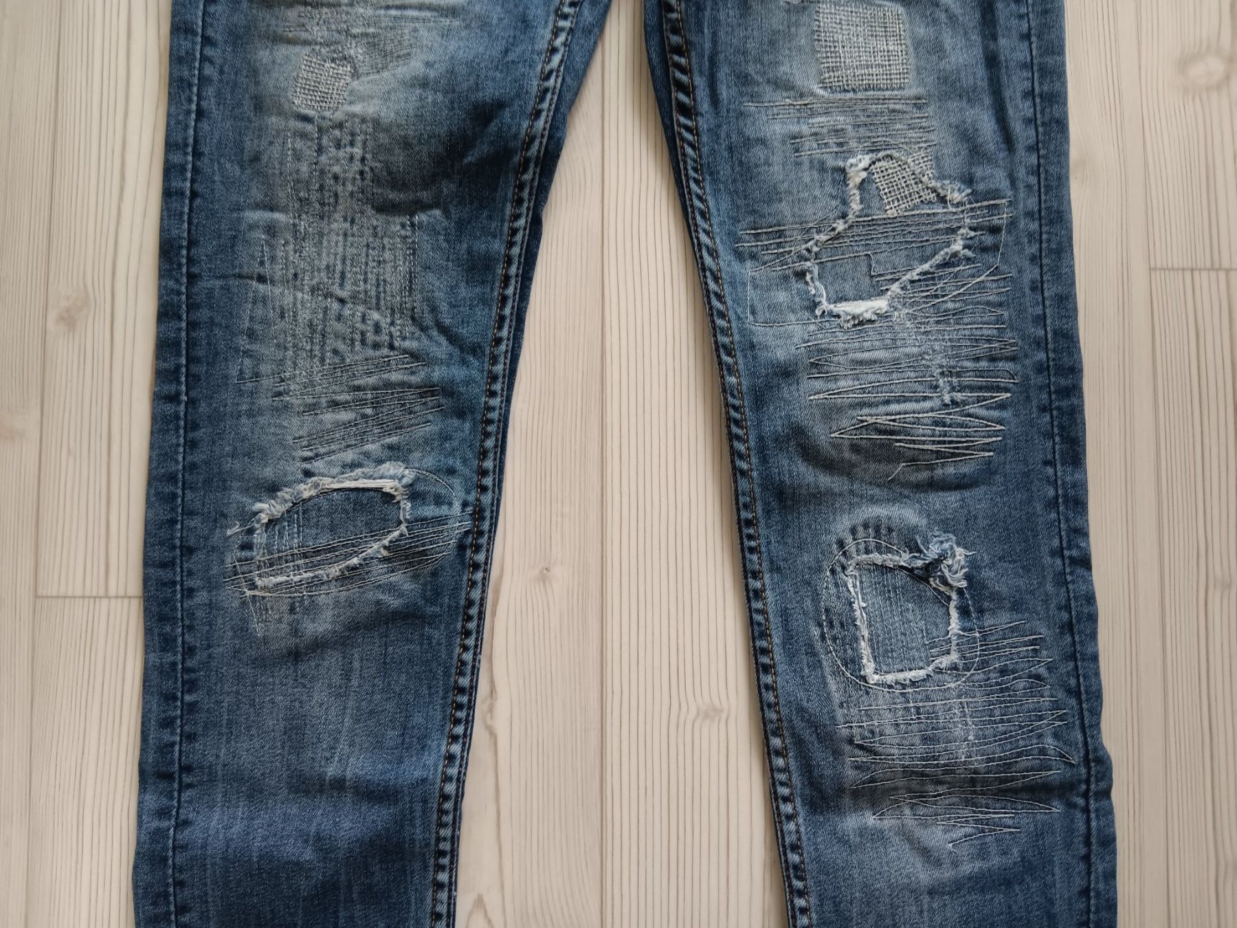 Desigual Jeans: DESIGUAL Jeans taille / Grosse 26 – Usato da Cossonay-ville venduto da Super-Price-Quality 2