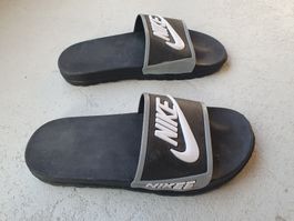 Neu Nike Slipper Grösse 42 Eher 41