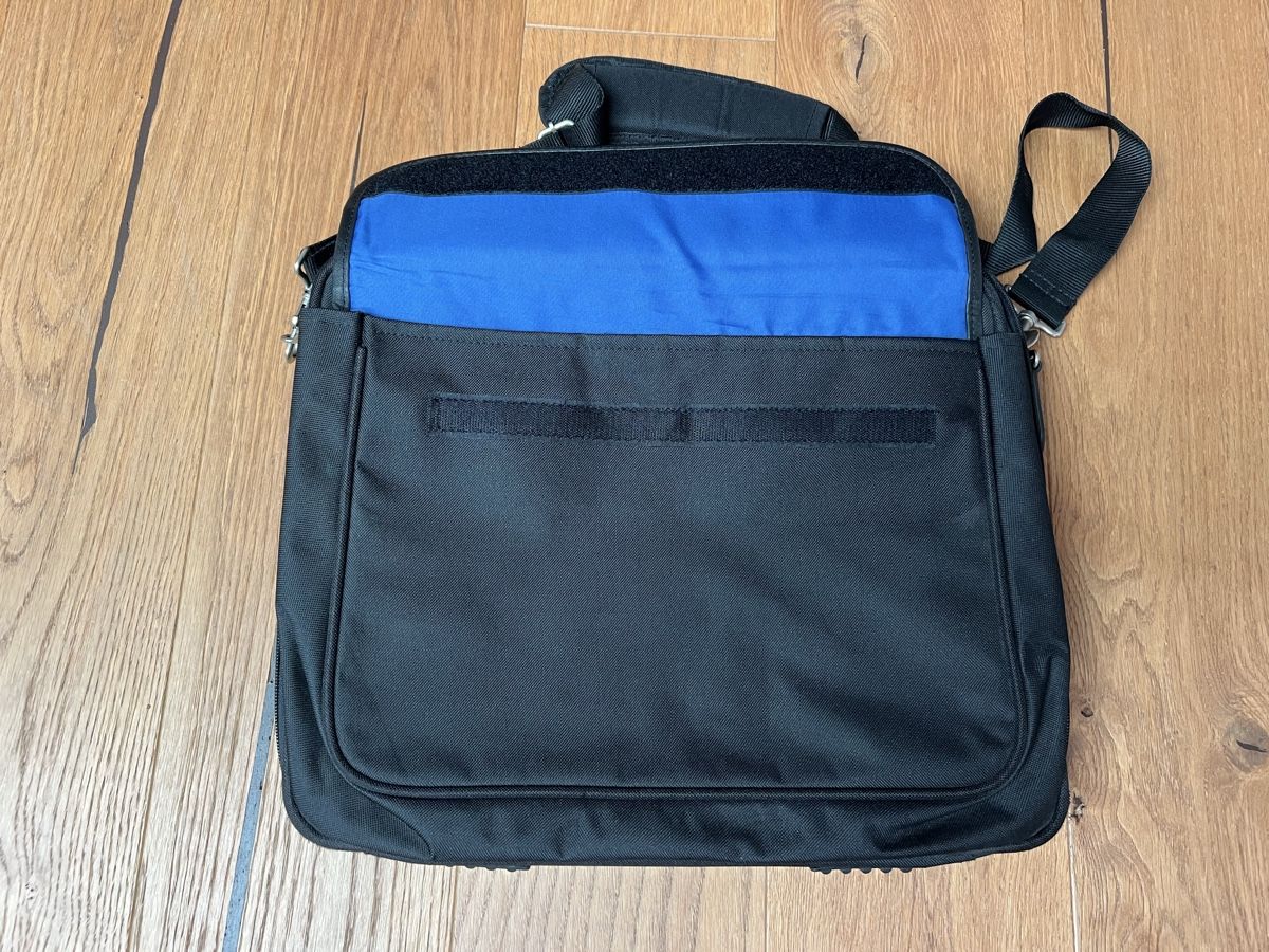 Borse: Steg Laptoptasche schwarz neu – Nuovo e nell'imballaggio originale da Schenkon venduto da Can63 3