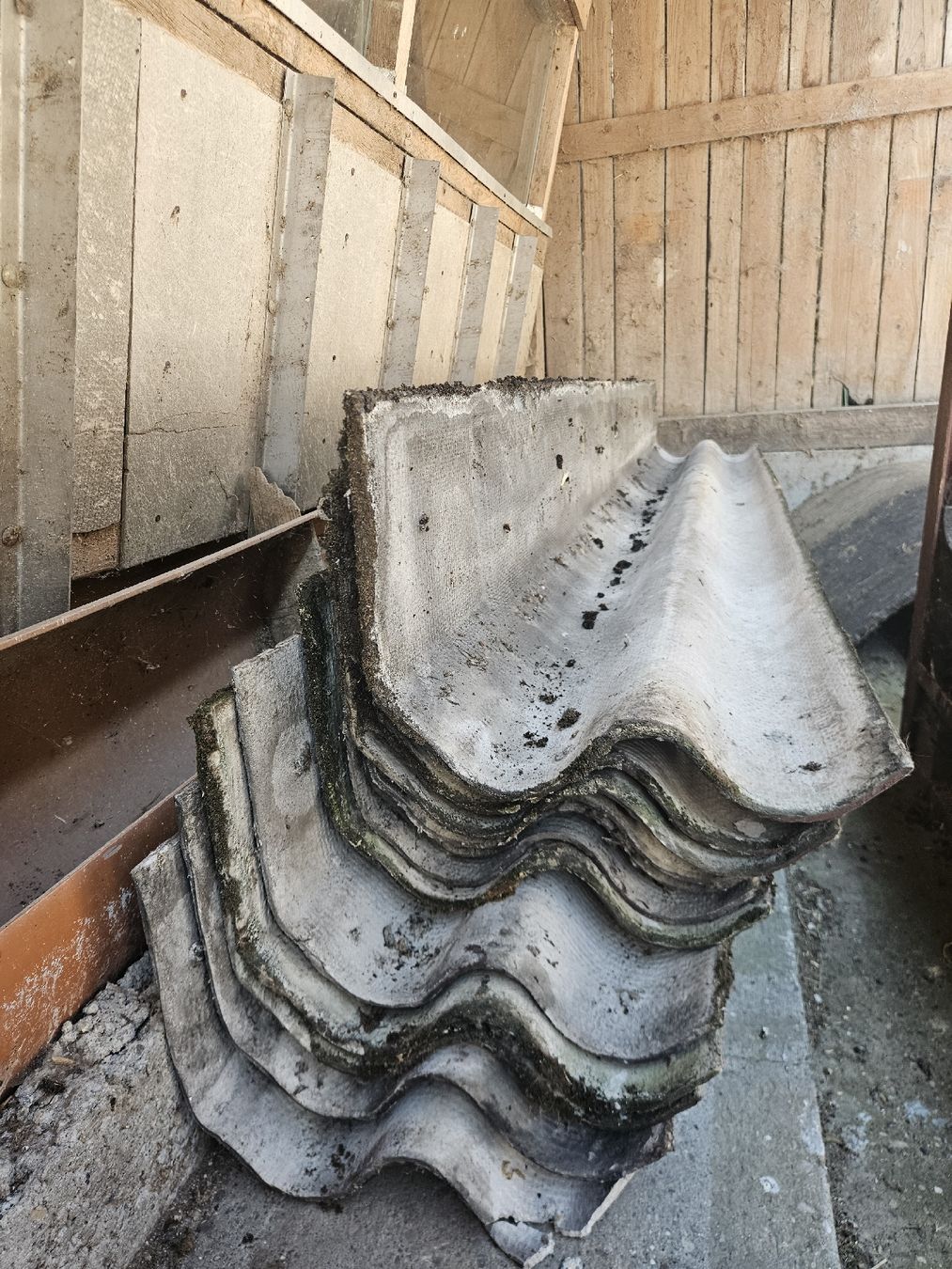 Altri materiali da costruzione: Eternit Dach Ortsabschlüsse 2.48m L/R – Usato da Subingen venduto da honigbuur 4