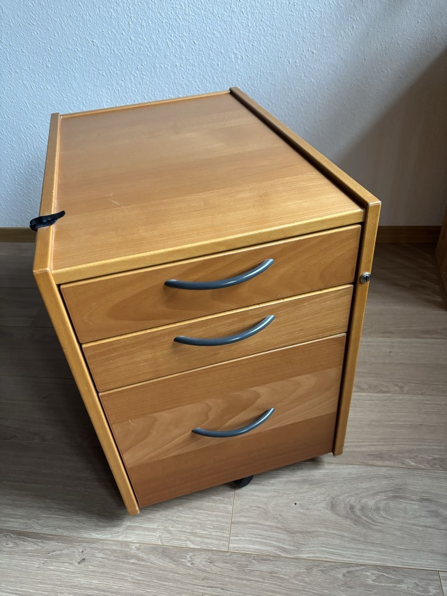 Ikea Banconi: Rollcontainer Buche, 3 Schubladen, kleine Gebrauchsspuren – Usato da Buckten venduto da Lucky532 1