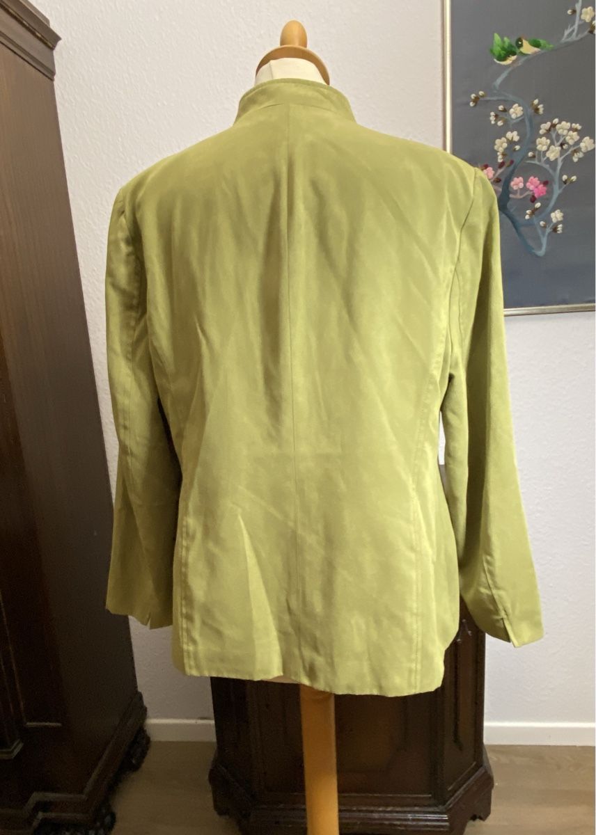 Giacche: Velour Damen Jacke olive Gr.42 – Usato da Fislisbach venduto da KolibriSecondhand 2
