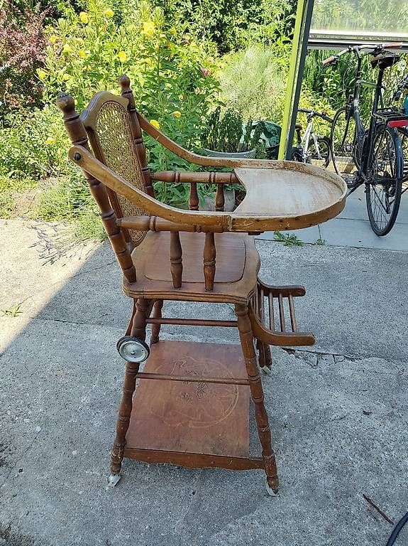 Chaises hautes: Kindersitz aus Holz – D'occasion à Solothurn par luk_7cj5