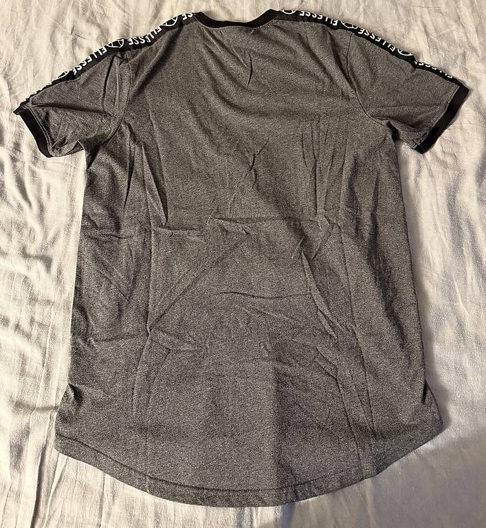 T-shirt: Ellesse T-Shirt grau – Usato da Wädenswil venduto da dom_pz5d 3