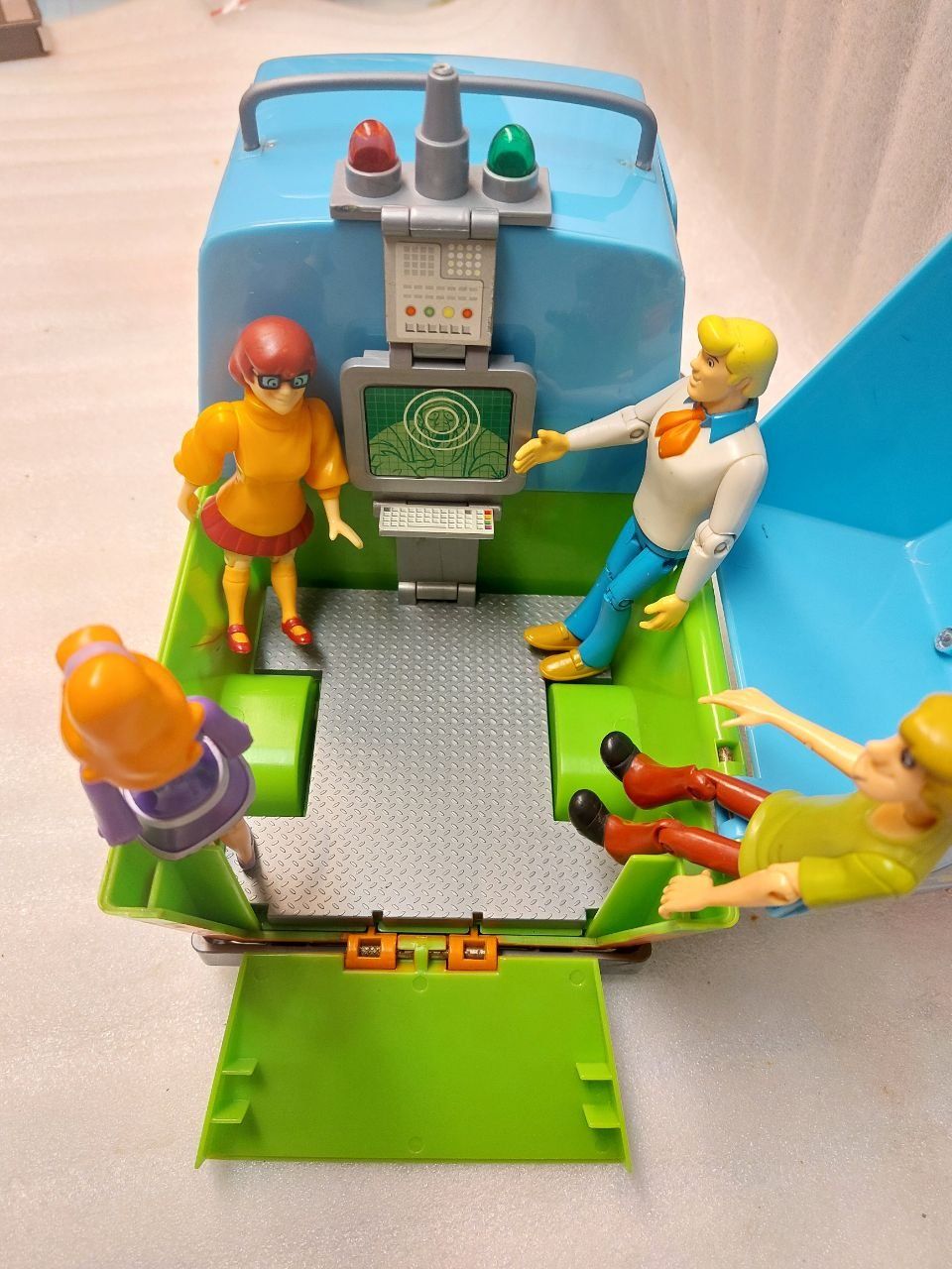 Giocattoli: Scooby-Doo Mystery Machine van with 4 characters - 2005 – Usato da Pambio Noranco venduto da TREBORLOP 9