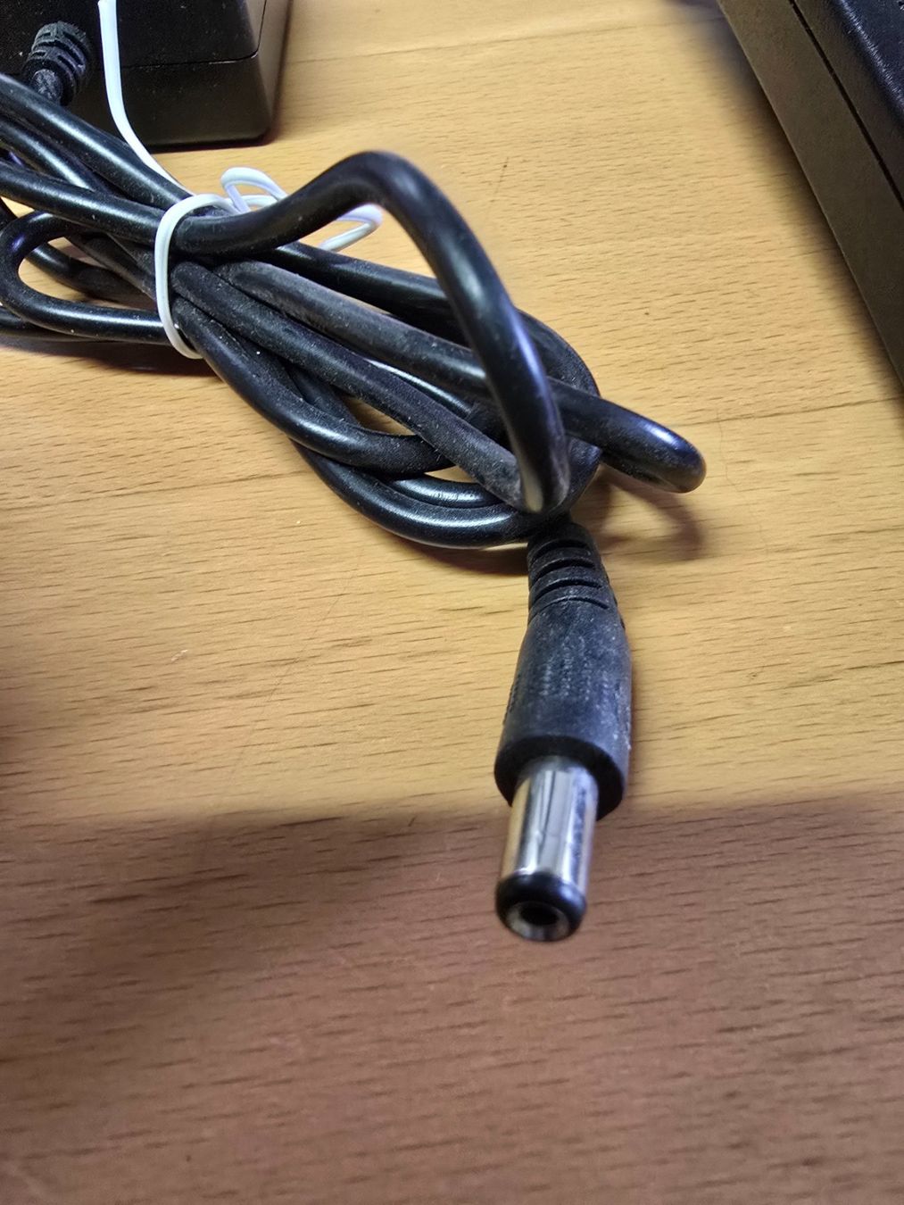 Unità & Adattatore: Strom Adapter Output 12 V, 2 A – Nuovo e nell'imballaggio originale da Wollerau venduto da Pedro1969 1