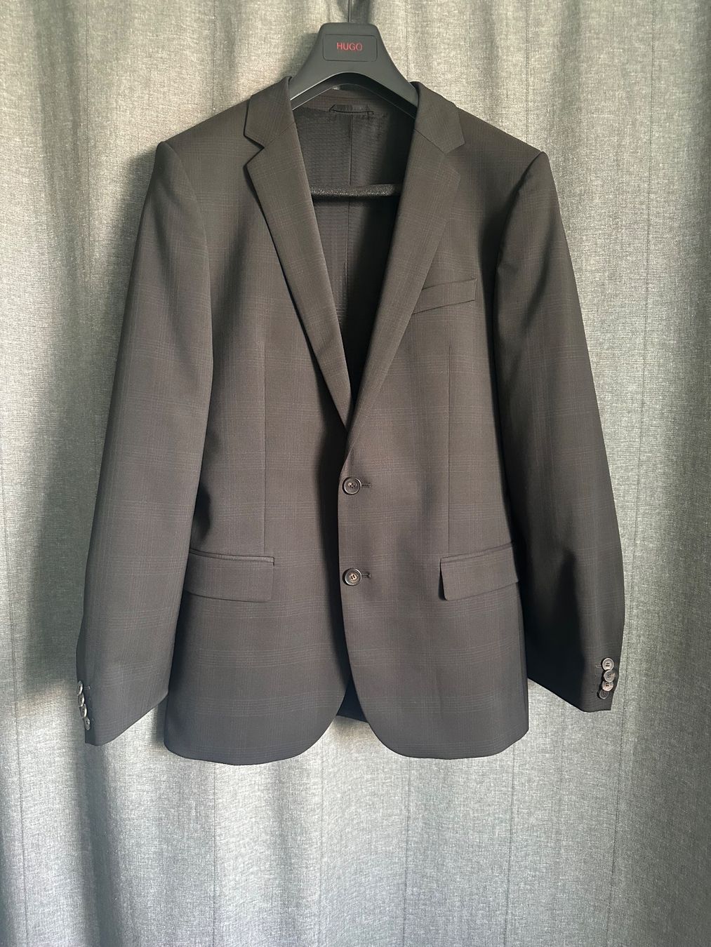 Hugo Boss Completi: Hugo Boss Herren Anzug – Usato da Uitikon Waldegg venduto da MGC