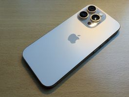 iPhone 16 Pro Desert Titan 256GB