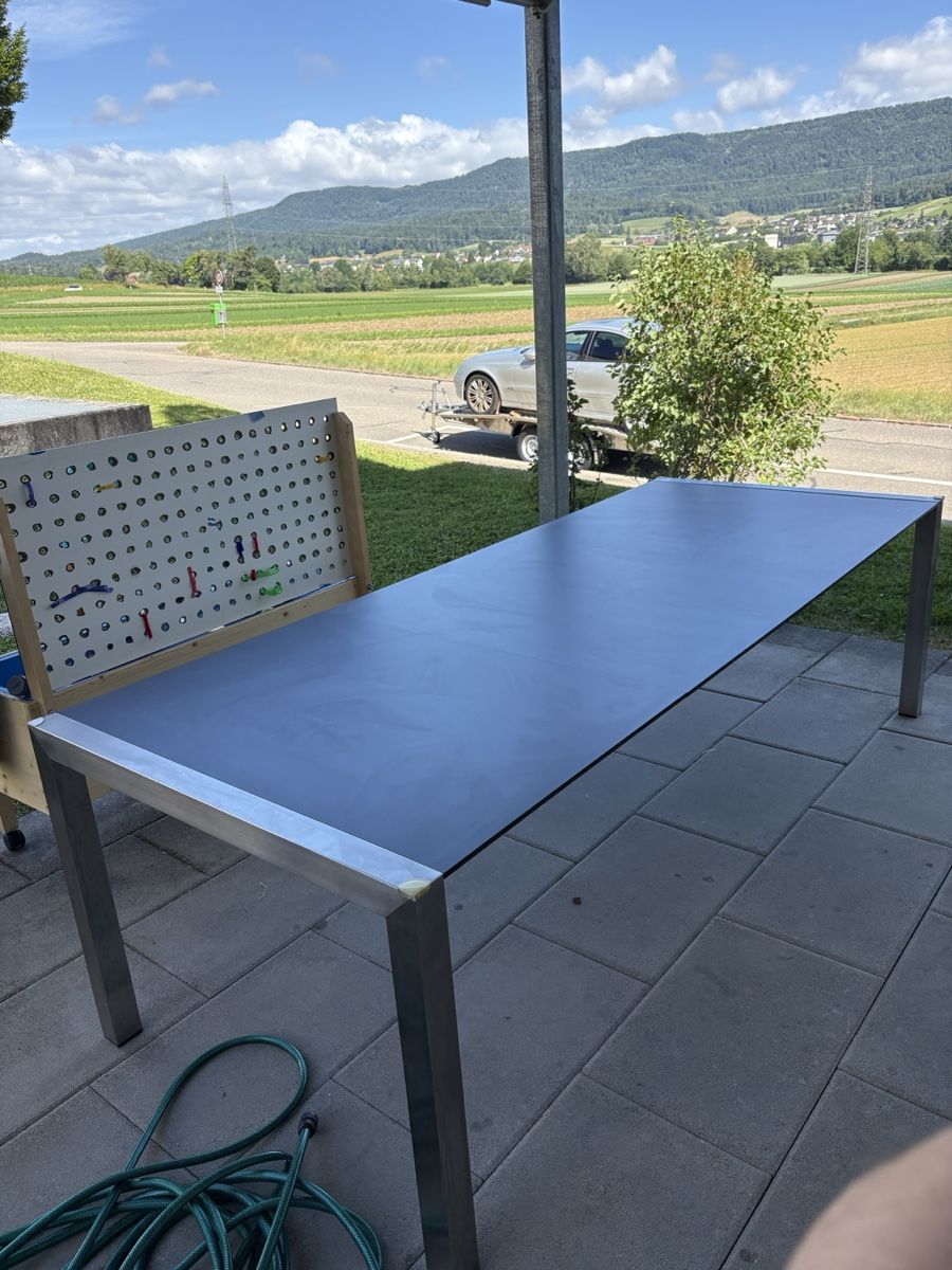 Tables: Gartentisch – D'occasion à Dänikon ZH par Niddu