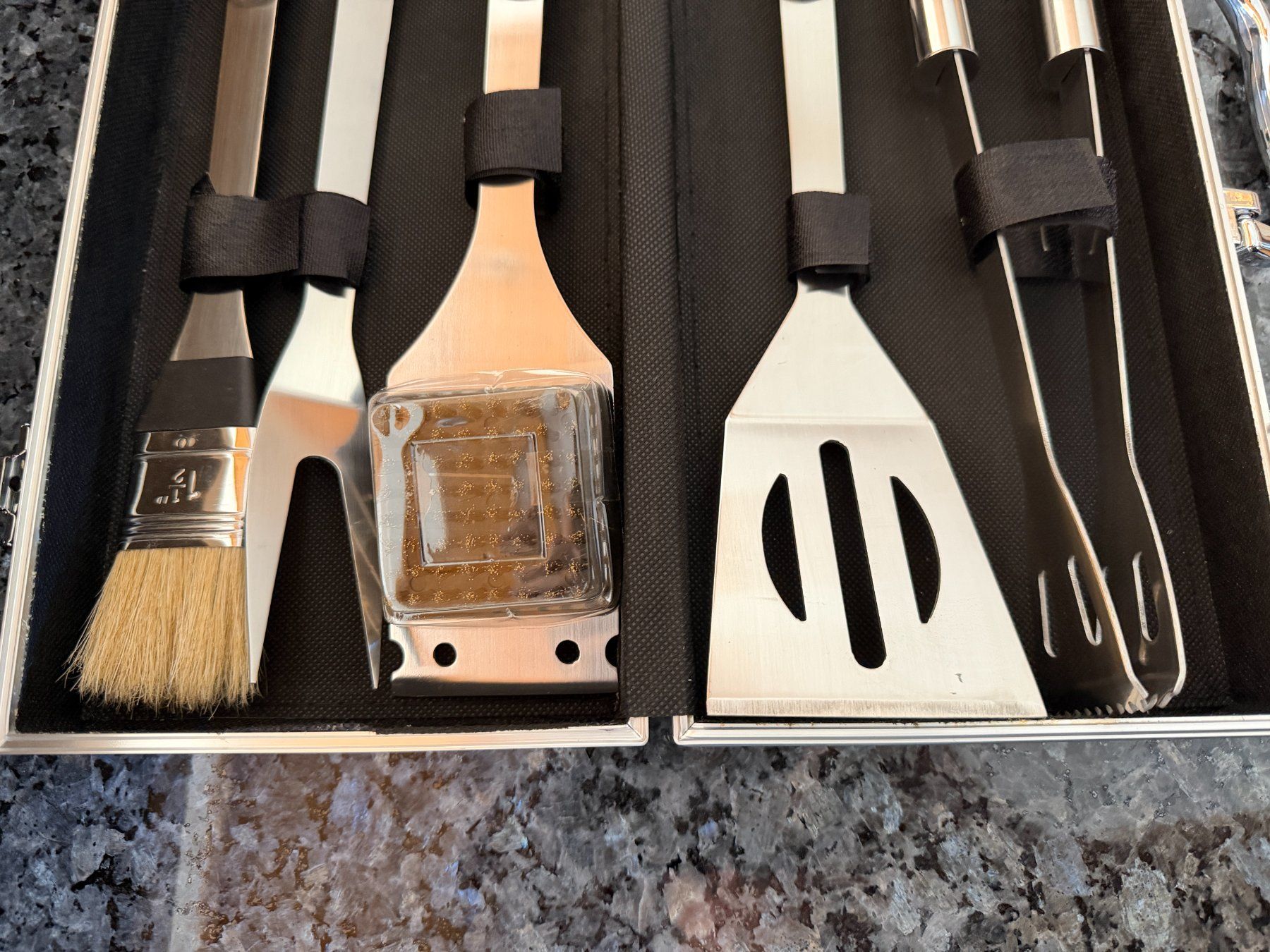 Bestecksets: Grillkoffer 5-teilig – Neu und originalverpackt aus Jenaz von Sandrobordoli 1