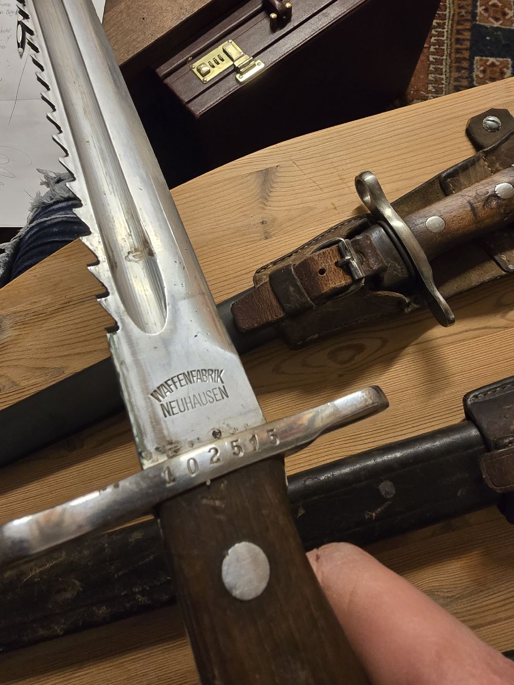 Schweizer Armee Stichwaffen: Schweizer Bajonette mit Wandtafel (D) – Gebraucht aus Rorschach von TimelessTrading 5