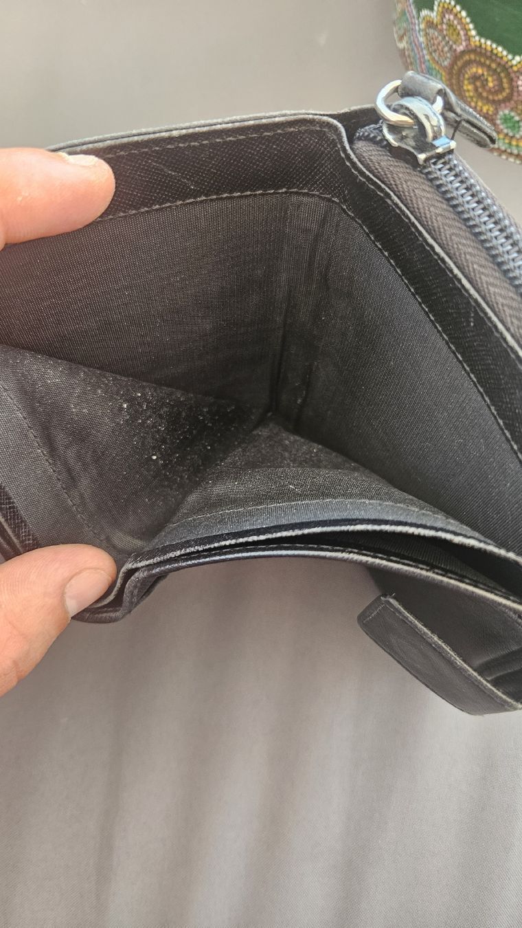 Prada Brieftaschen: Vintage Prada Wallet – Gebraucht aus Rickenbach b. Wil von nic_8ljr 3