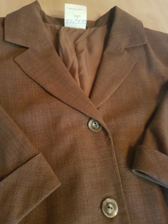 Veste légère manches courtes taille 42