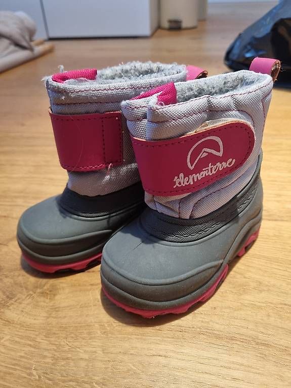 Scarpe per ragazze: Winterstiefel Unisex - Grösse 20/21 – Usato da Rheinau venduto da schalseb