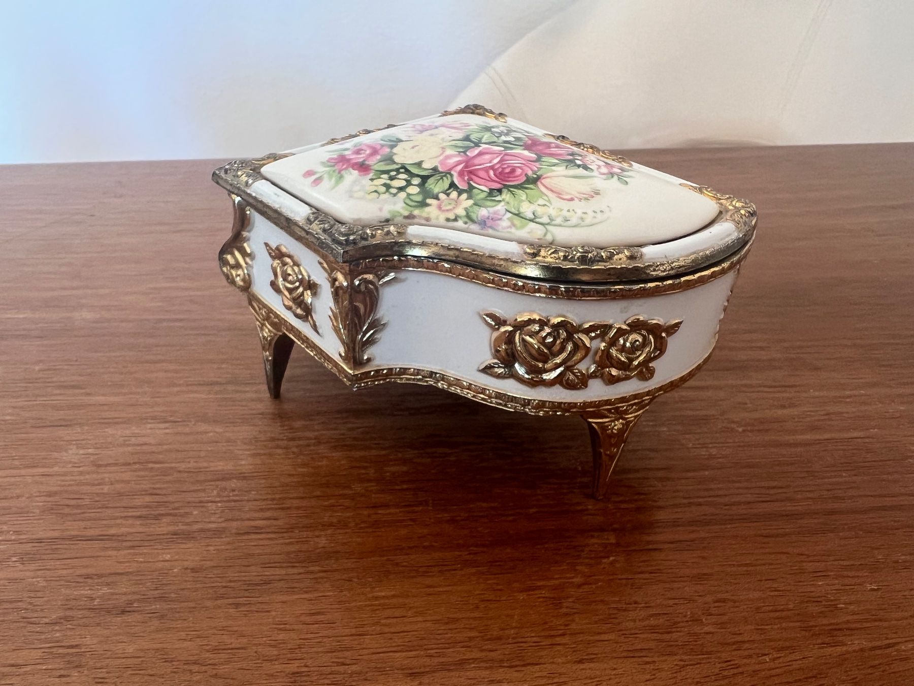 Spieldosen: Vintage Misic Box Laurel Japan – Gebraucht aus Zürich von jao_2bx7 1