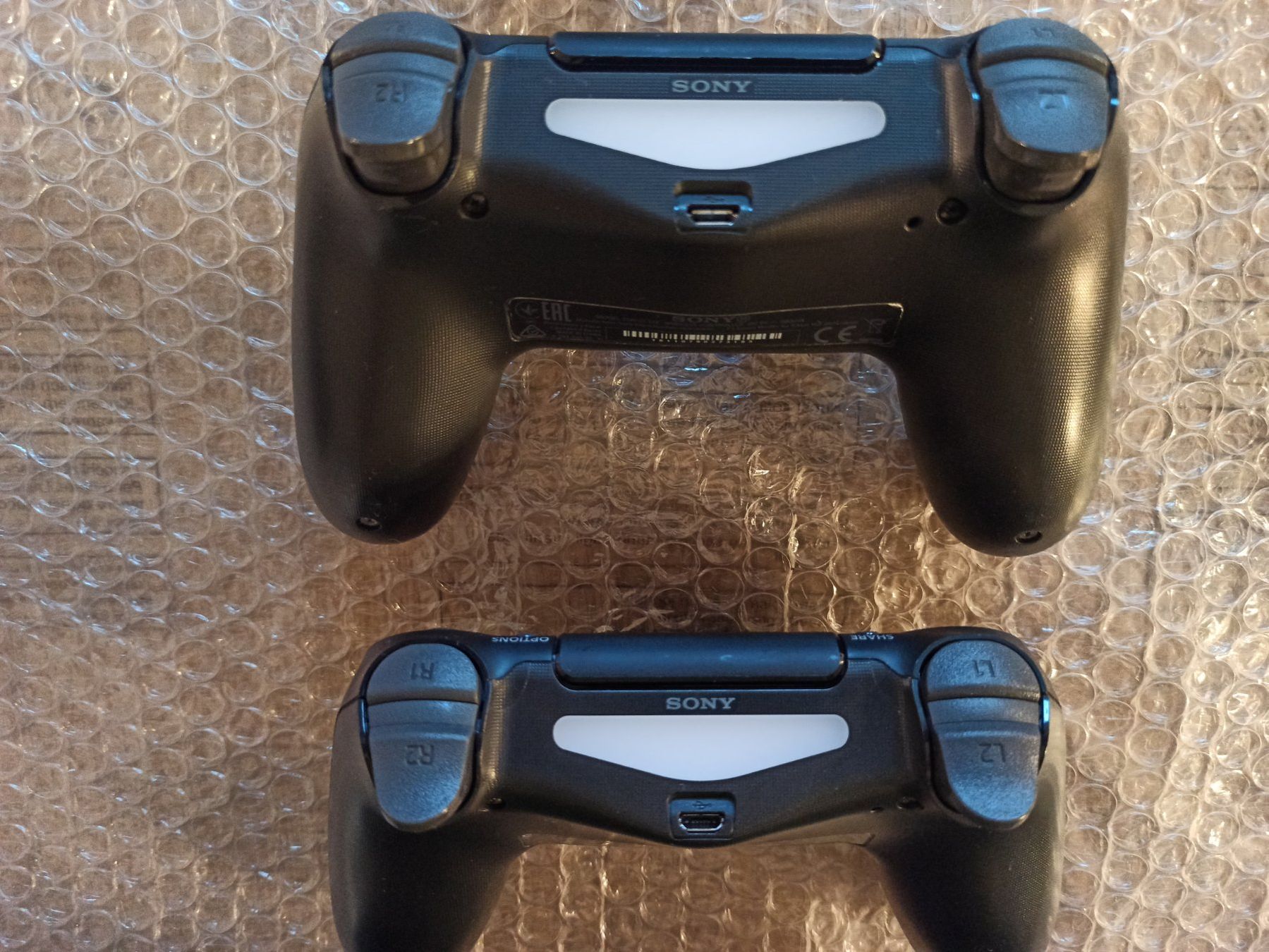 Controller: 2 x Original Controller Sony PS4 Wireless DualShock 4 V2 TOP – Usato da Oberweningen venduto da mar_87mx 6