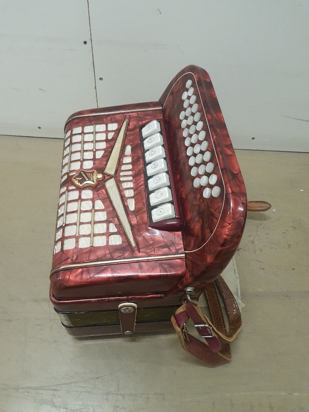 Hohner Musikinstrumente: accordéon hohner norma 4 voix  – Gebraucht aus Pont-de-la-Morge von Mirabelle0 6