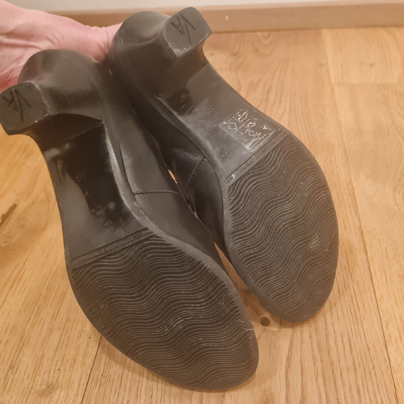 Scarpe da donna: Vabeene Pumps, neuwertig, Gr 39 – Nuovo (secondo la descrizione) da Uster venduto da trilio 3