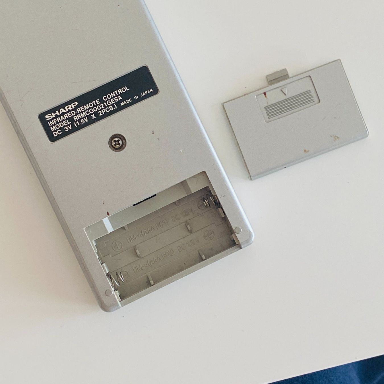 Telecomandi: SHARP INFRARED-REMOTE CONTROL MODEL RRMCG0021GESA – Usato da Thörishaus venduto da vintagger 2