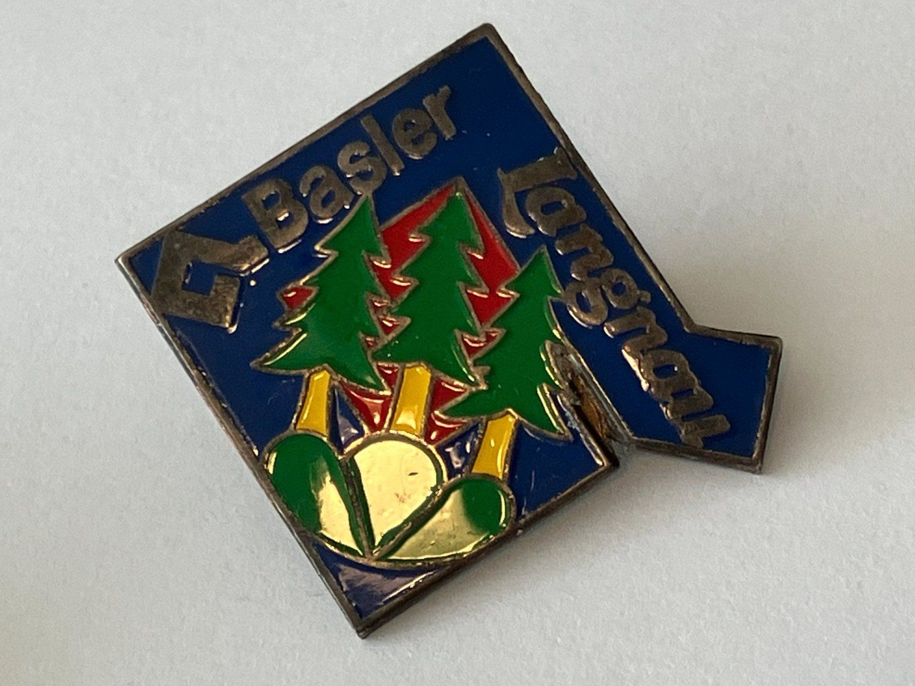 Placchette & Badge: 1 Pin Basler Versicherung Langnau – Usato da Basel venduto da djwwpp