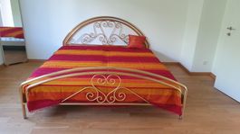 goldenes Bett