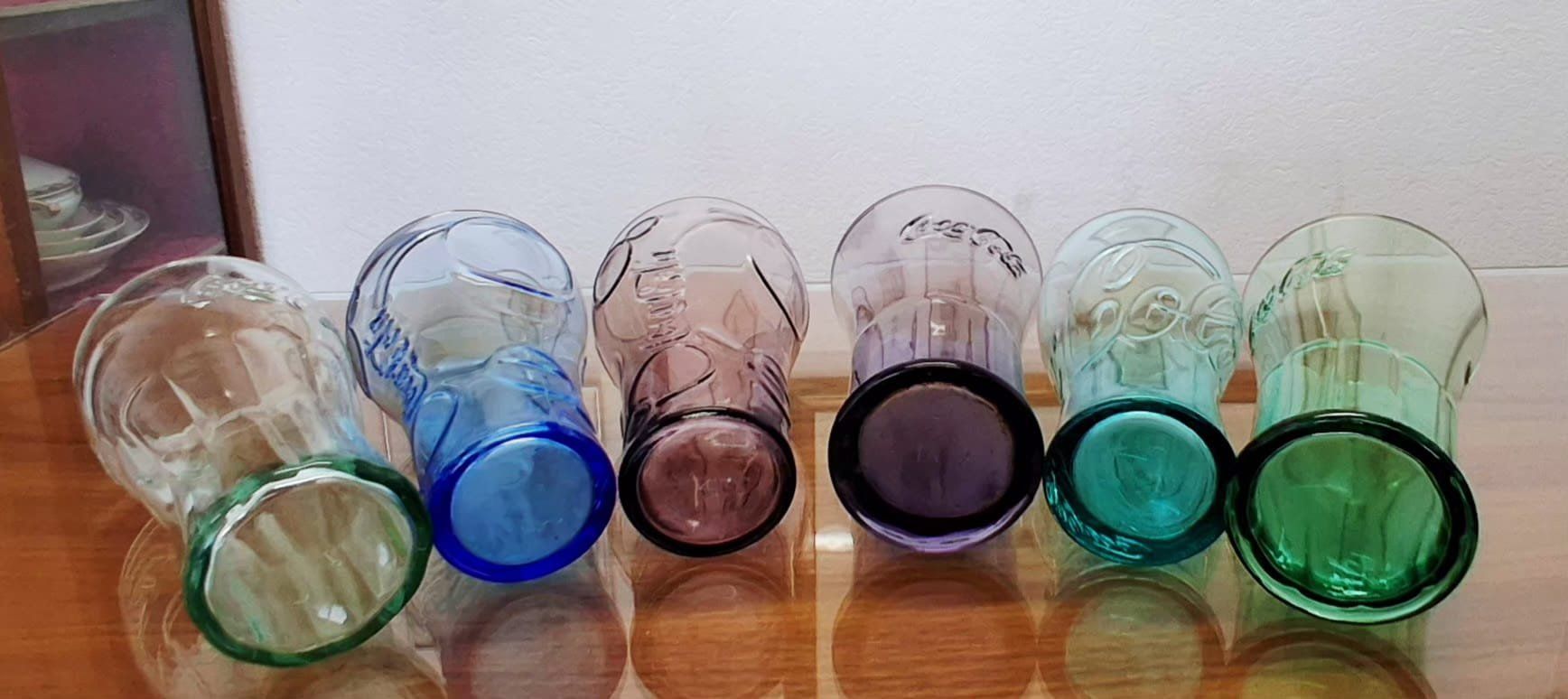 Coca-Cola Gläser: Coca-Cola Gläser Set 6 stk, Verschiedene Farben – Gebraucht aus Sonceboz-Sombeval von ant_cd5j 5