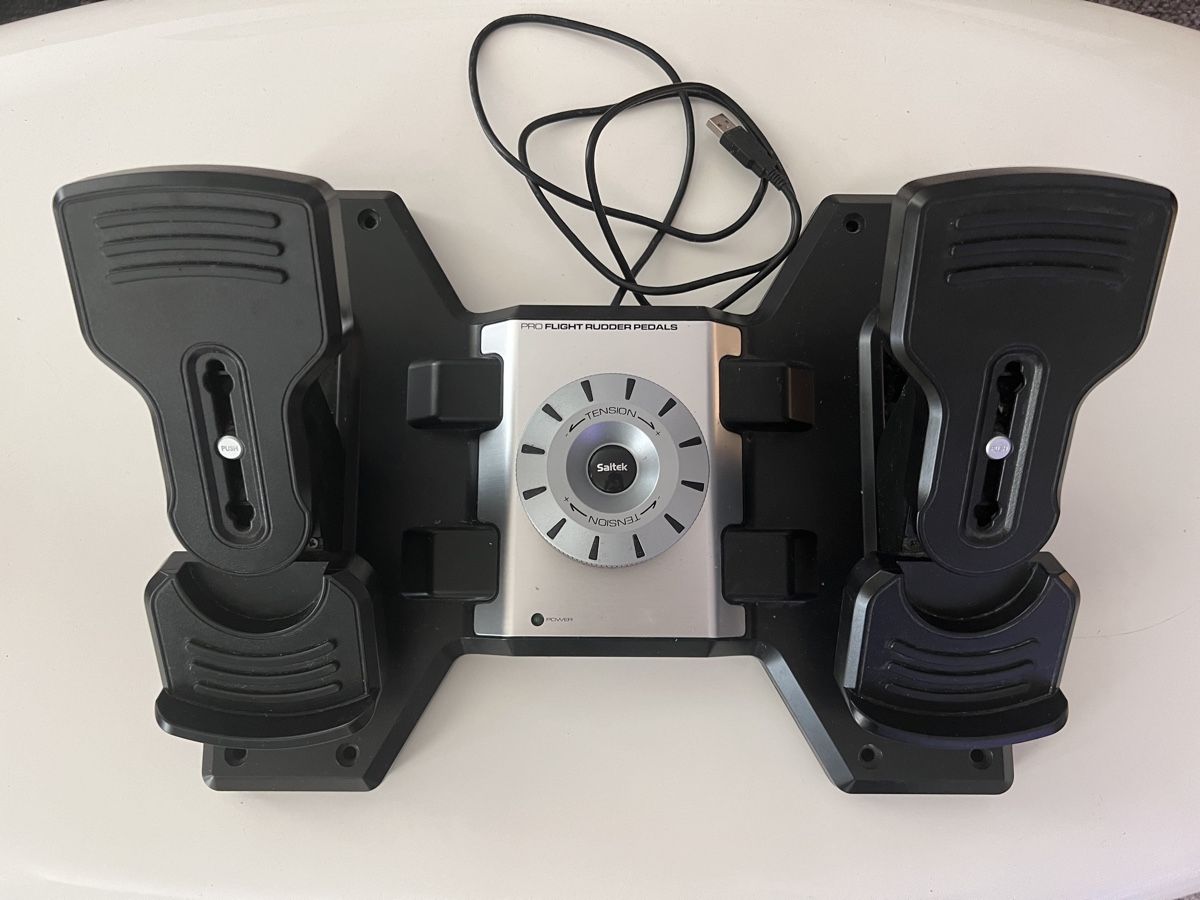 Saitek Controller: Logitech G Saitek Pro Flight Rudder Pedals – Gebraucht aus Zürich von Maher_